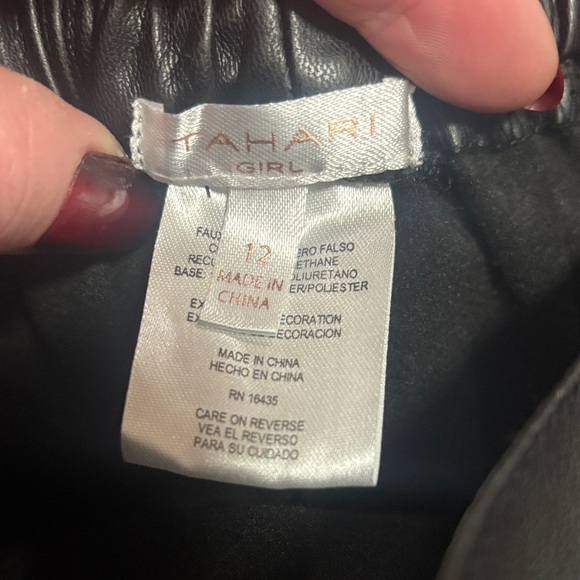NWOT - Tahari Black Faux Leather Skirt - Picture 2 of 7